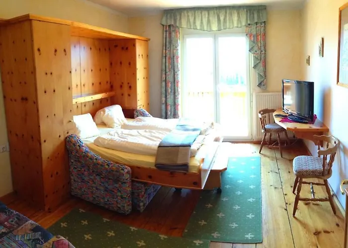 בית הארחה Haus Claudia 3*